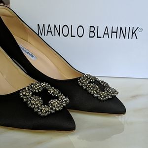 Monolo Blahnik Black Hangisi Pumps